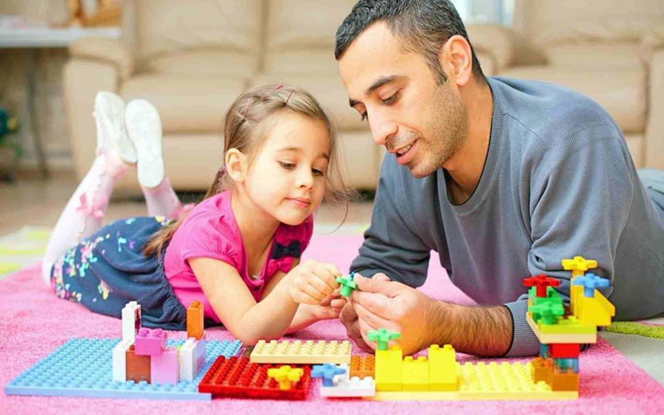 ۱۰ راه مفید برای سرگرم کردن کودکان در منزل